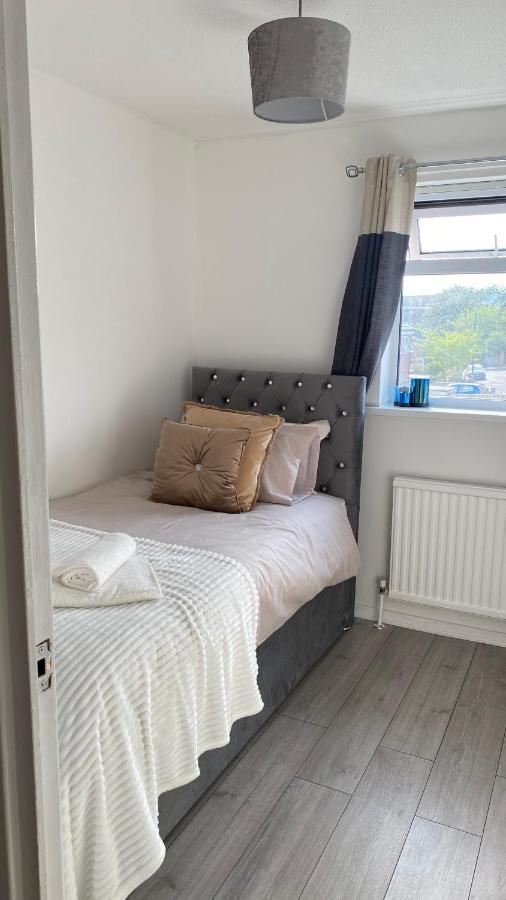 Casa de férias Bv Luxury Spacious 3 Bedroom House At Isaac Close *